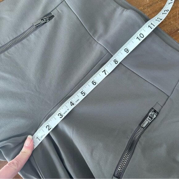 Athleta Gray Leggings‎ with High-Waisted Design and Smooth Stretchy Fabric - Picture 5 of 9